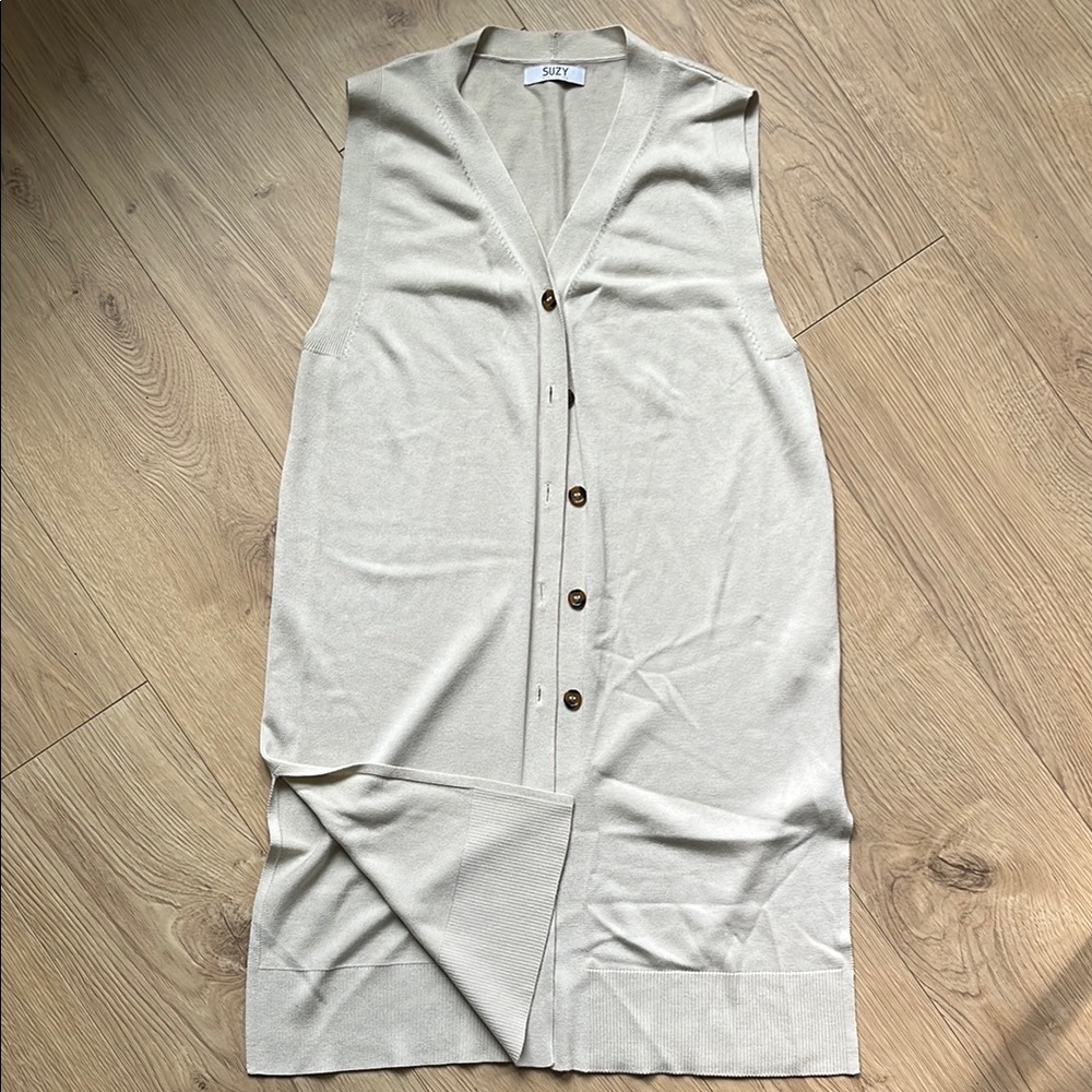 Suzy Shier Beige Sleeveless Tunic